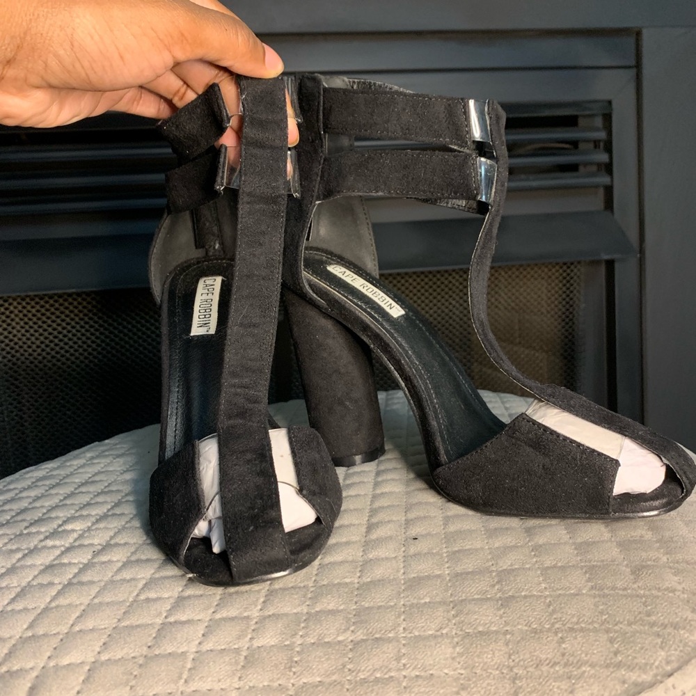 Cape Robin Black T-Strap Heel